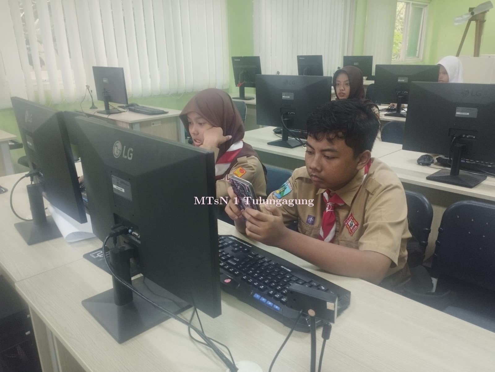 Gambar_WhatsApp_2025-10-02_pukul_11_29_36_8400e8dd.jpg
