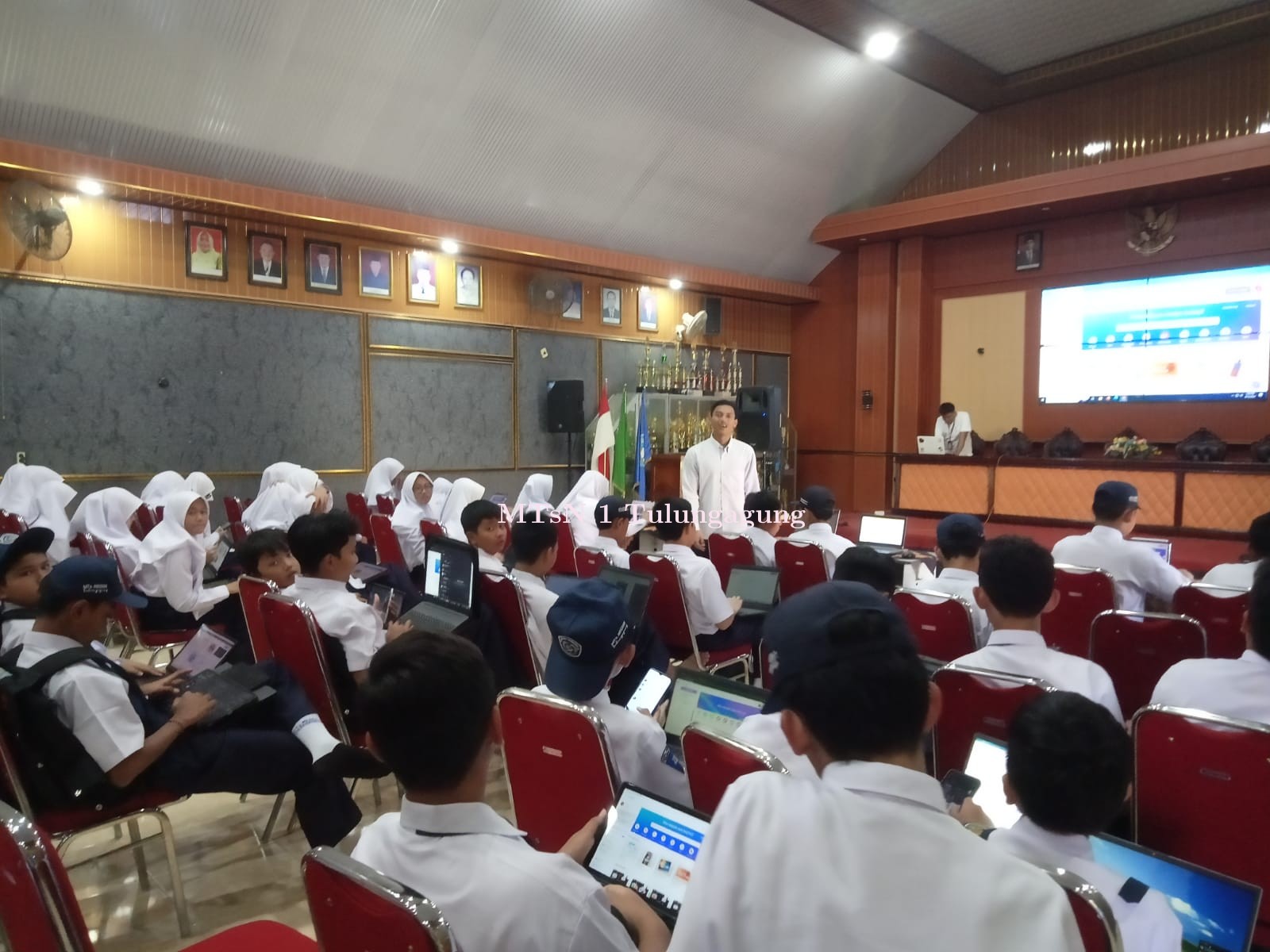 Spesial Program Penguatan Materi Desain Grafis untuk Kelas Digital