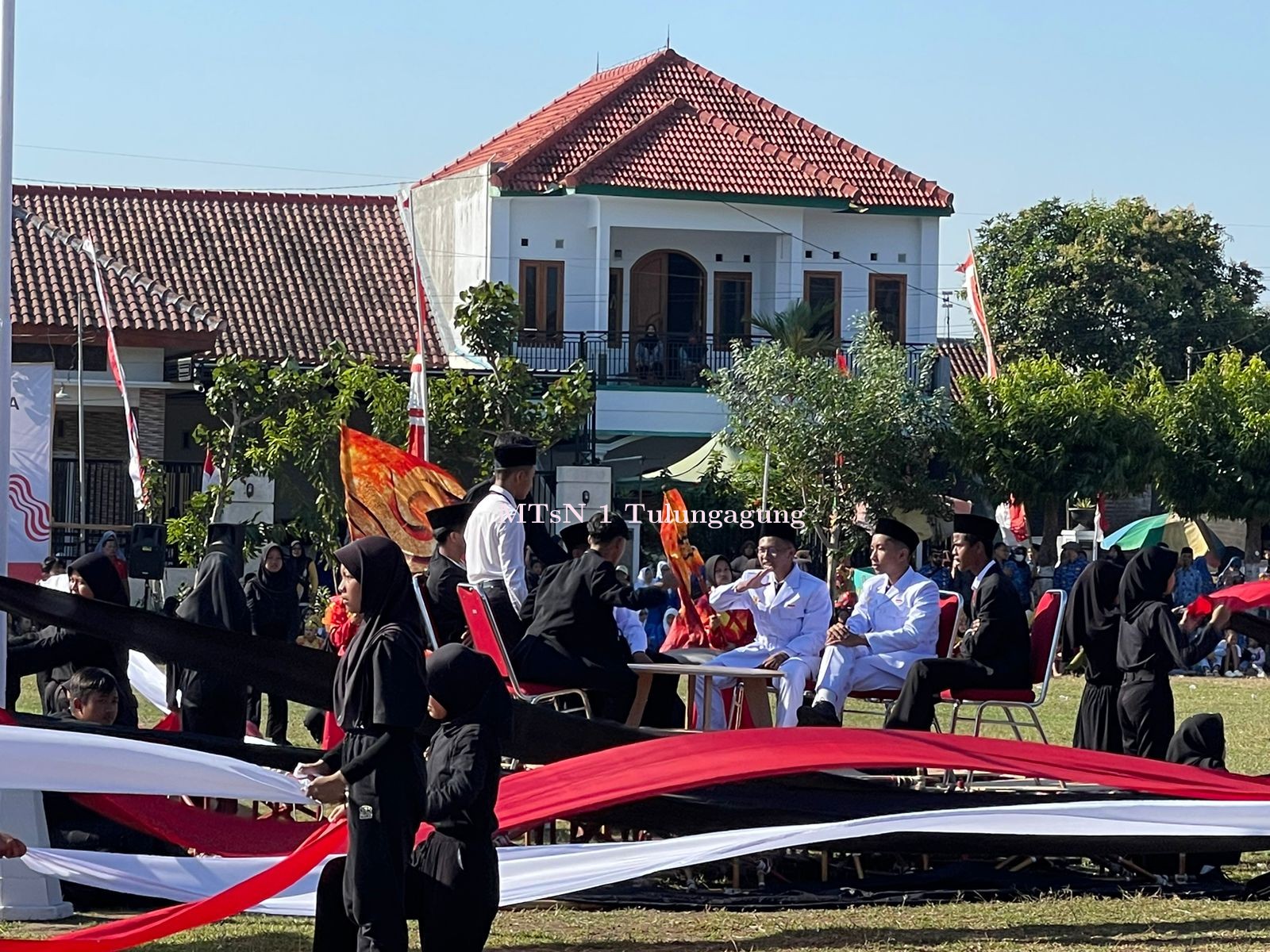 Teatrikal Detik-Detik  Proklamasi Kemerdekaan Menggebrak Lapangan Boyolangu