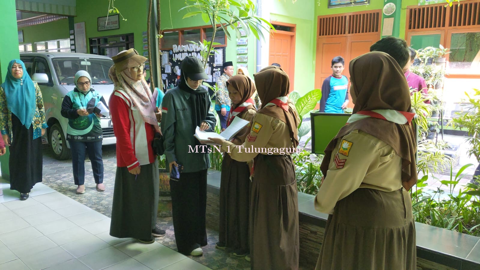 Tiba di Matsaneta, Tim Penilai Adipura Langsung Keliling Amati Lingkungan Madrasah