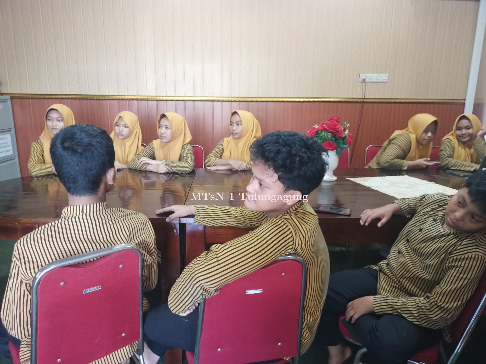 Peringati Hari Lingkungan Hidup Sedunia, Guru dan Siswa MTsN 1 Tulungagung Ikuti Webinar Nasional Be