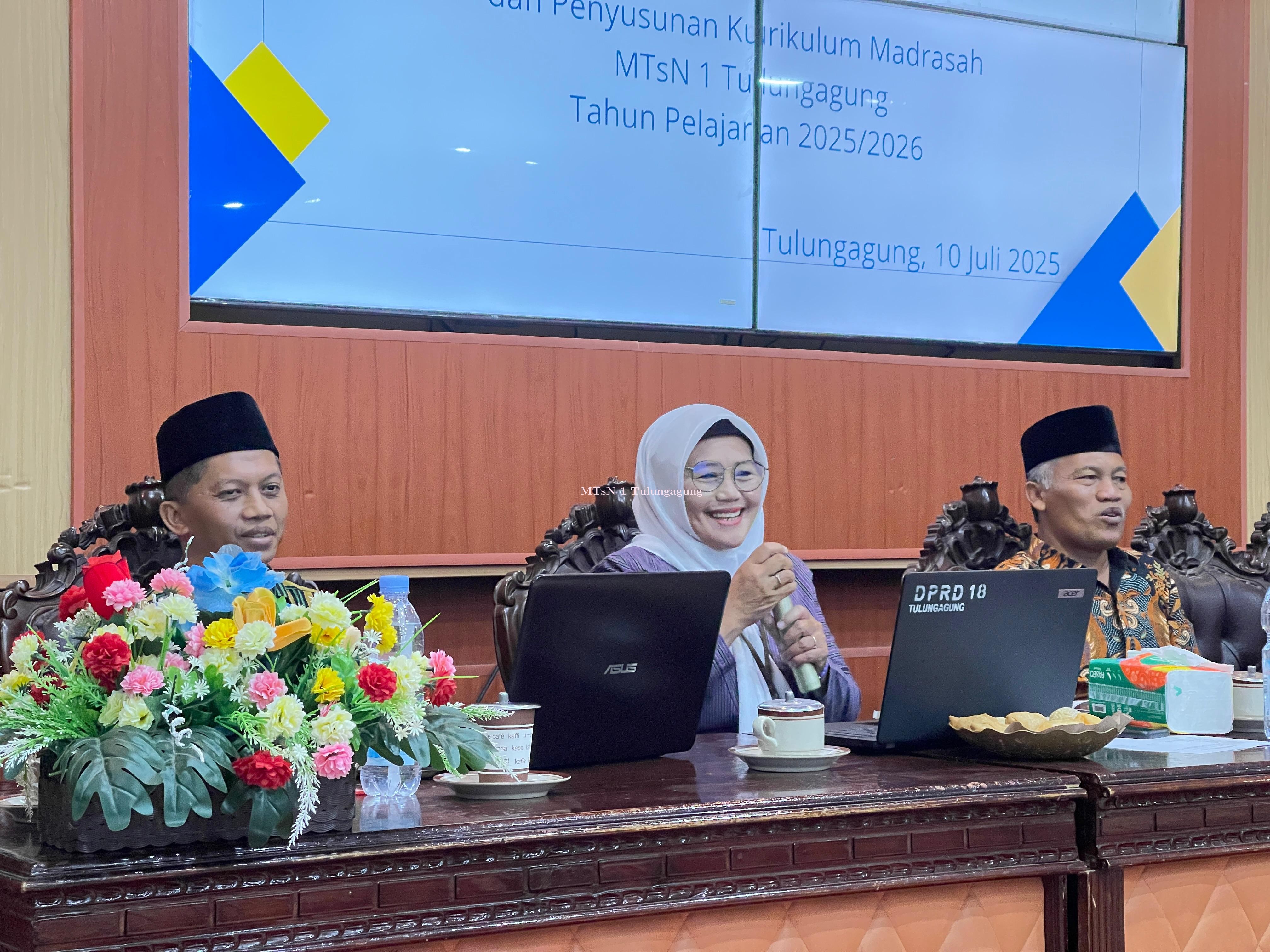 Reviu Kurikulum dan Penyusunan Kurikulum MTsN 1 Tulungagung
