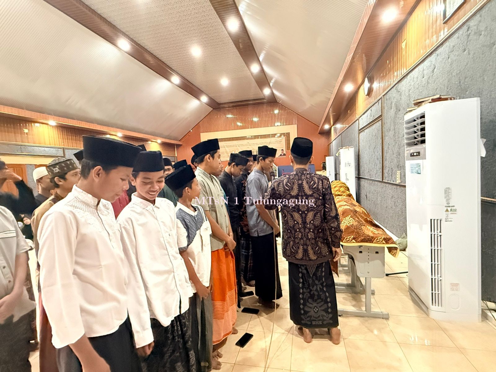 Ada Juga Praktik Sholat Jenazah