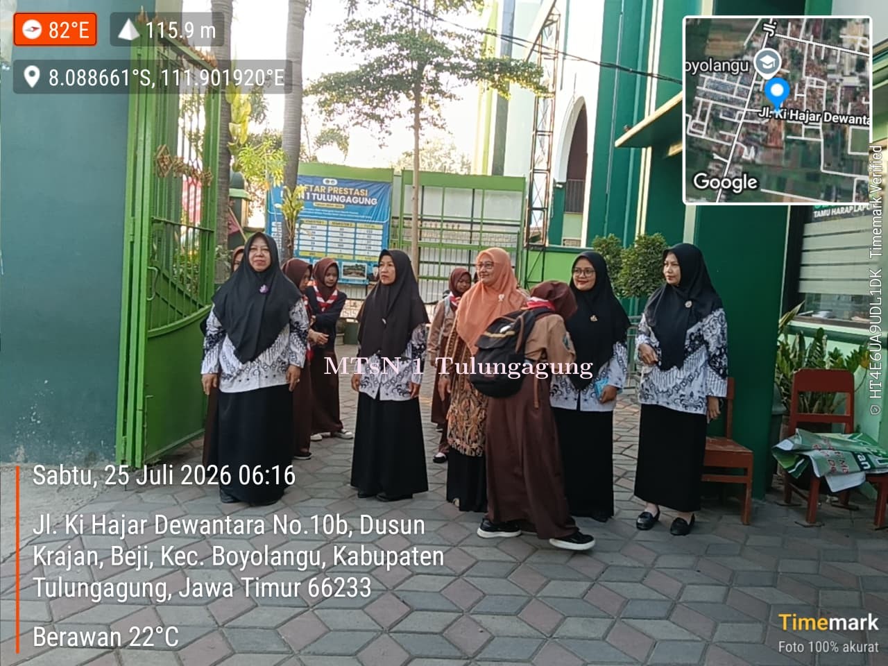 Sabtu Pagi di Gerbang Madrasah, Guru Sambut Murid dengan Budaya 5S