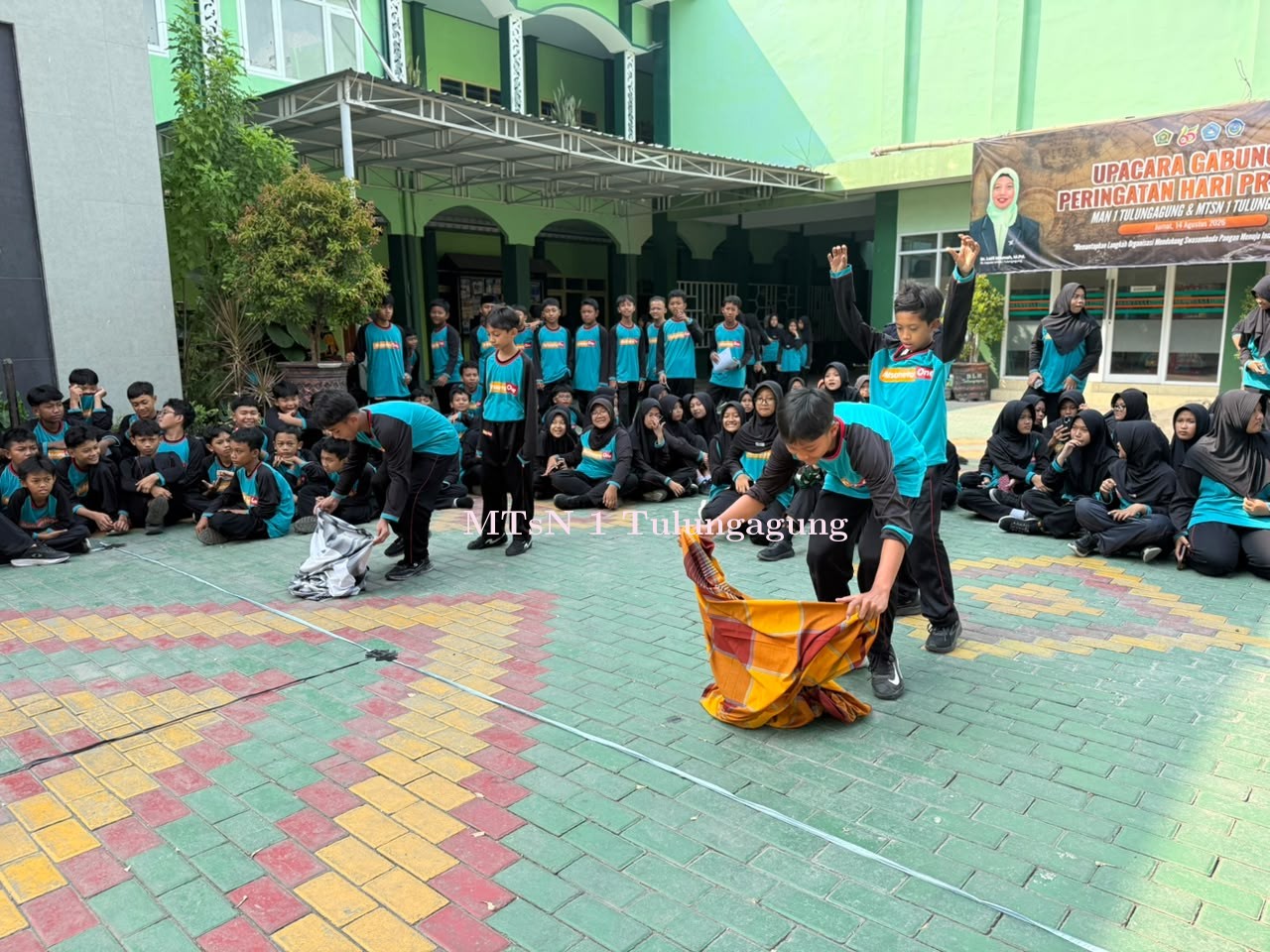 Uji Ketelitian dan Kekompakan,  Murid Matsaneta One Ikuti Lomba MTK Digital dan Balap Sarung