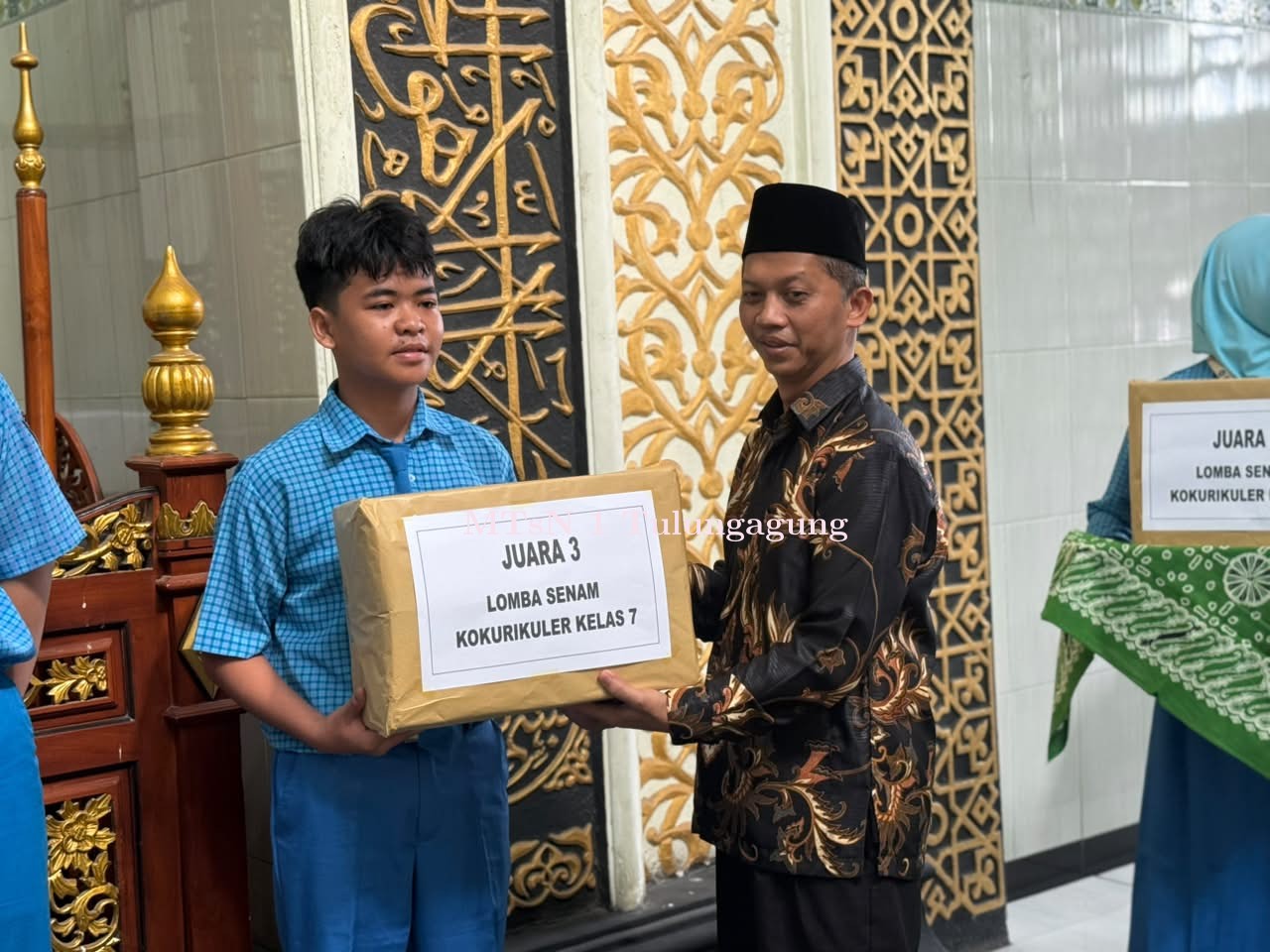 Penyerahan Kejuaraan Classmeeting dan Praktik Kokurikuler