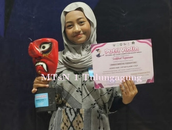 Juara Harapan I Gitar Klasik Putri Violin National Art Talent Competition