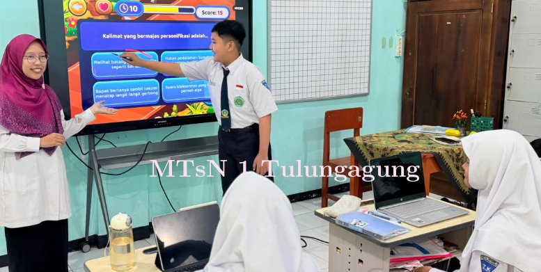 Keren !! Sediakan Papan Tulis Digital untuk Pembelajaran