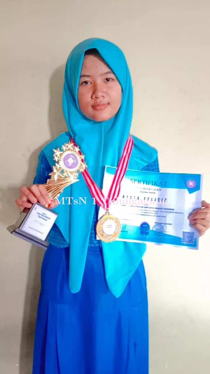 Juara 1 Lomba Poster dan Menggambar