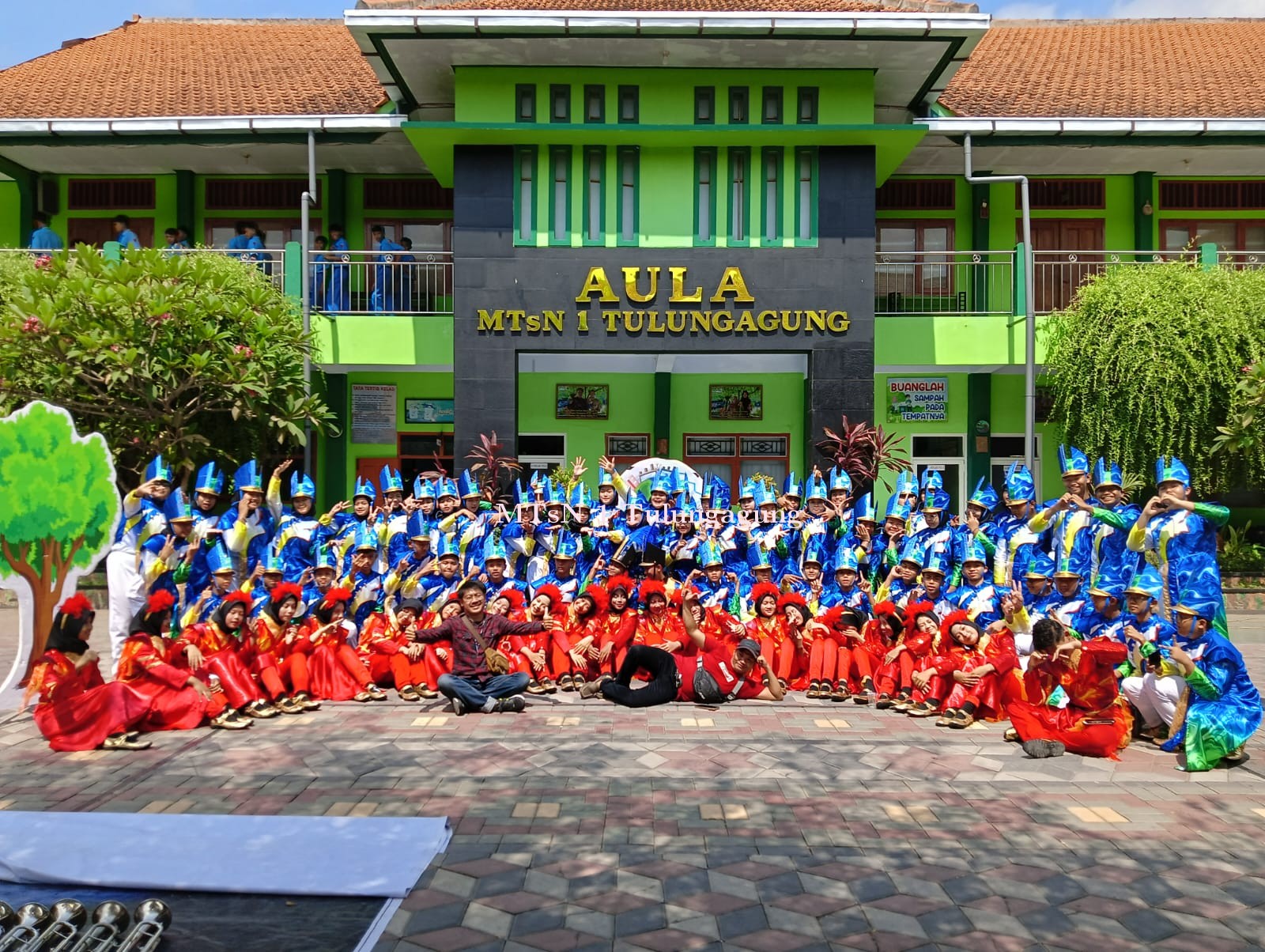 Drumband Gita Irama Nada Lomba di GOR Lembu Peteng