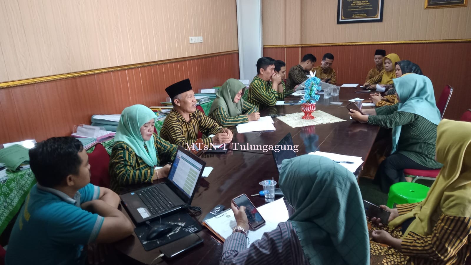 Bergerak Serentak, Komitmen Menuju Adiwiyata Provinsi