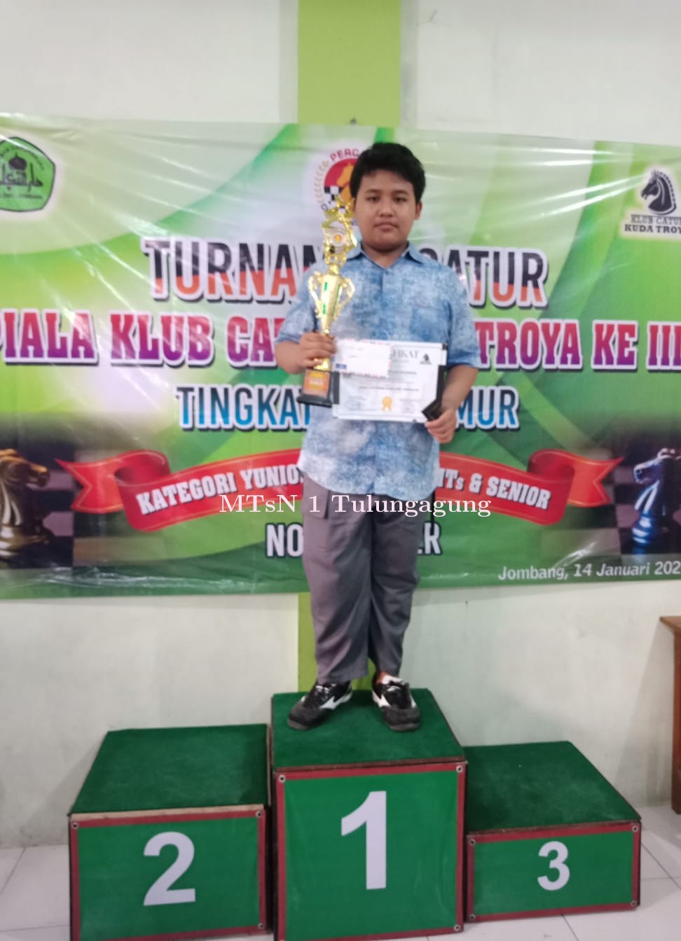 Josh! Juara 1 Turnamen Catur Tingkat Jatim