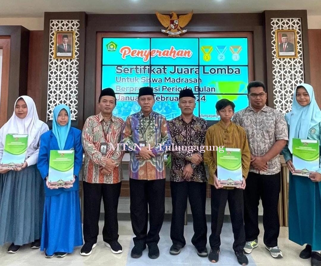 Kakankemenag Beri Penghargaan Dua Siswa Matsaneta Peraih Juara Internasional dan Nasional 