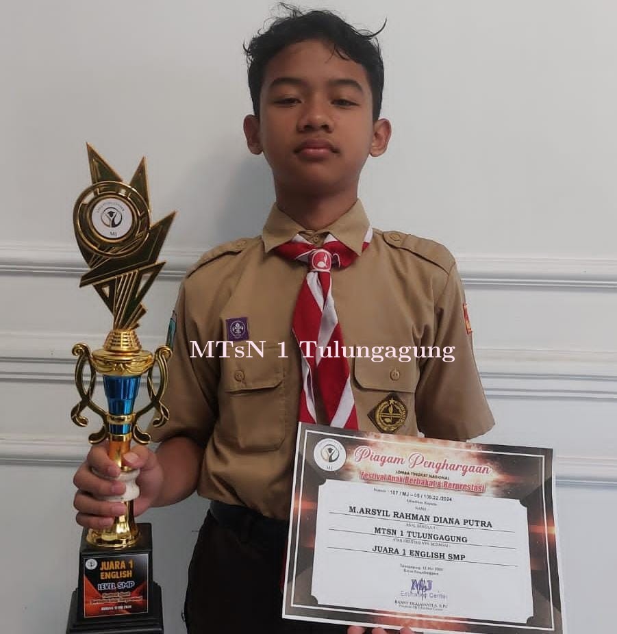 Juara I English SMP Festival Anak Berbakat dan Berprestasi Nasional