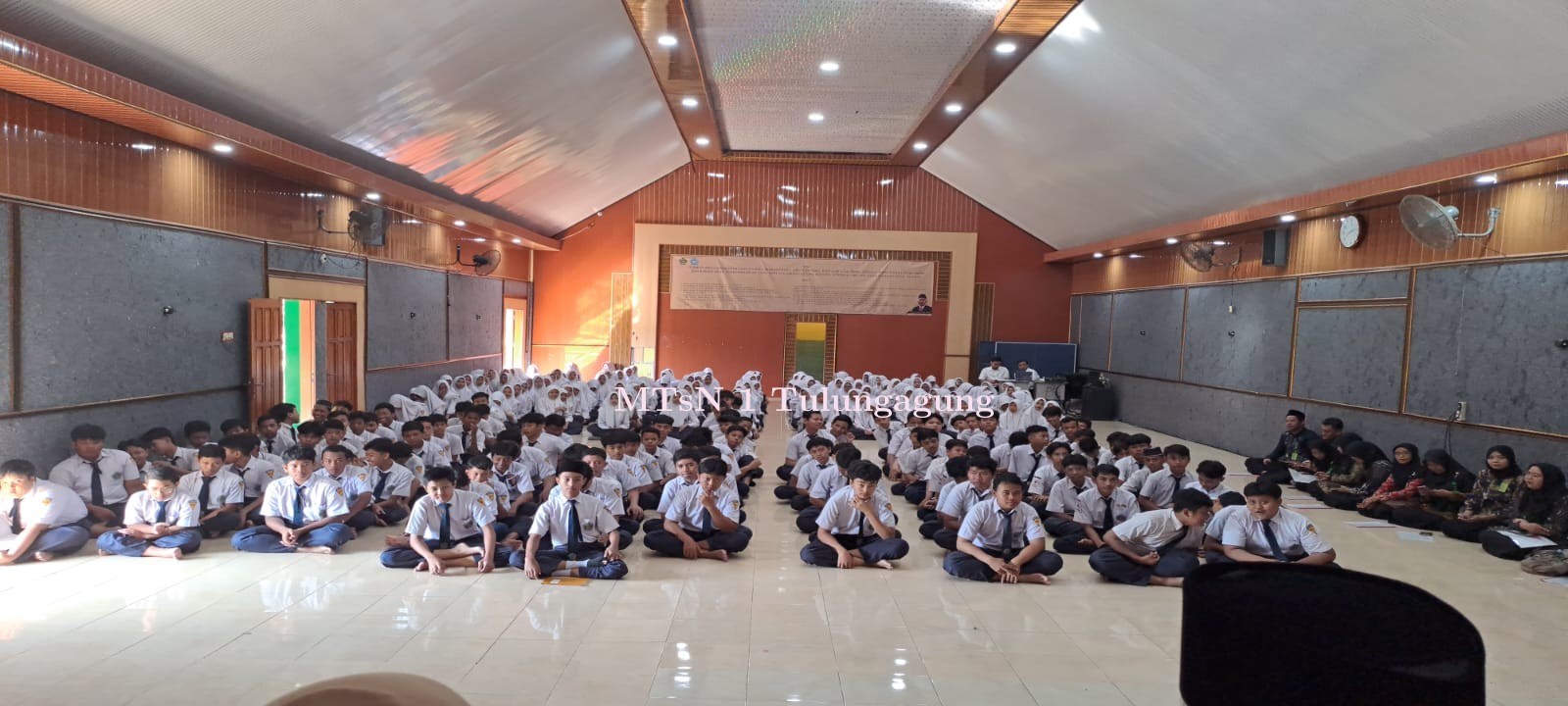 Bekali Kompetensi Berbahasa Inggris, Peserta Didik Kelas VIII Jalani English Camp